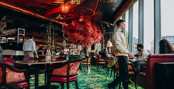 london-nightlife-for-the-curious-traveler-mid-content-1